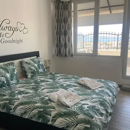 Golden View Penthouse * Zára